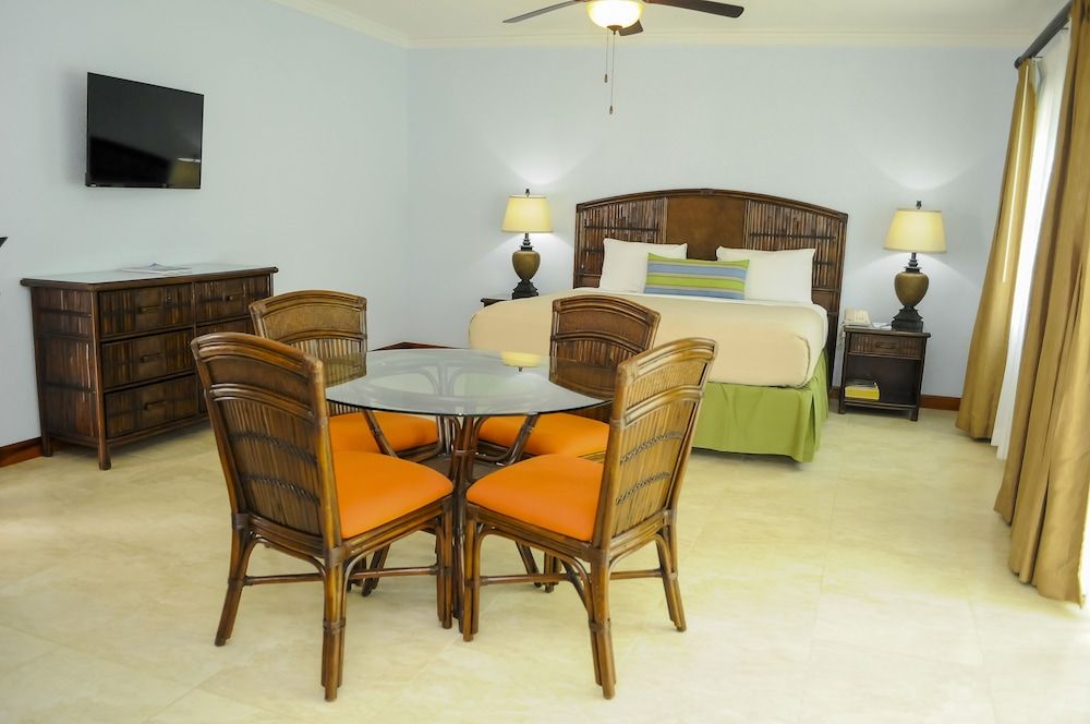 CocoLaPalm Seaside Resort