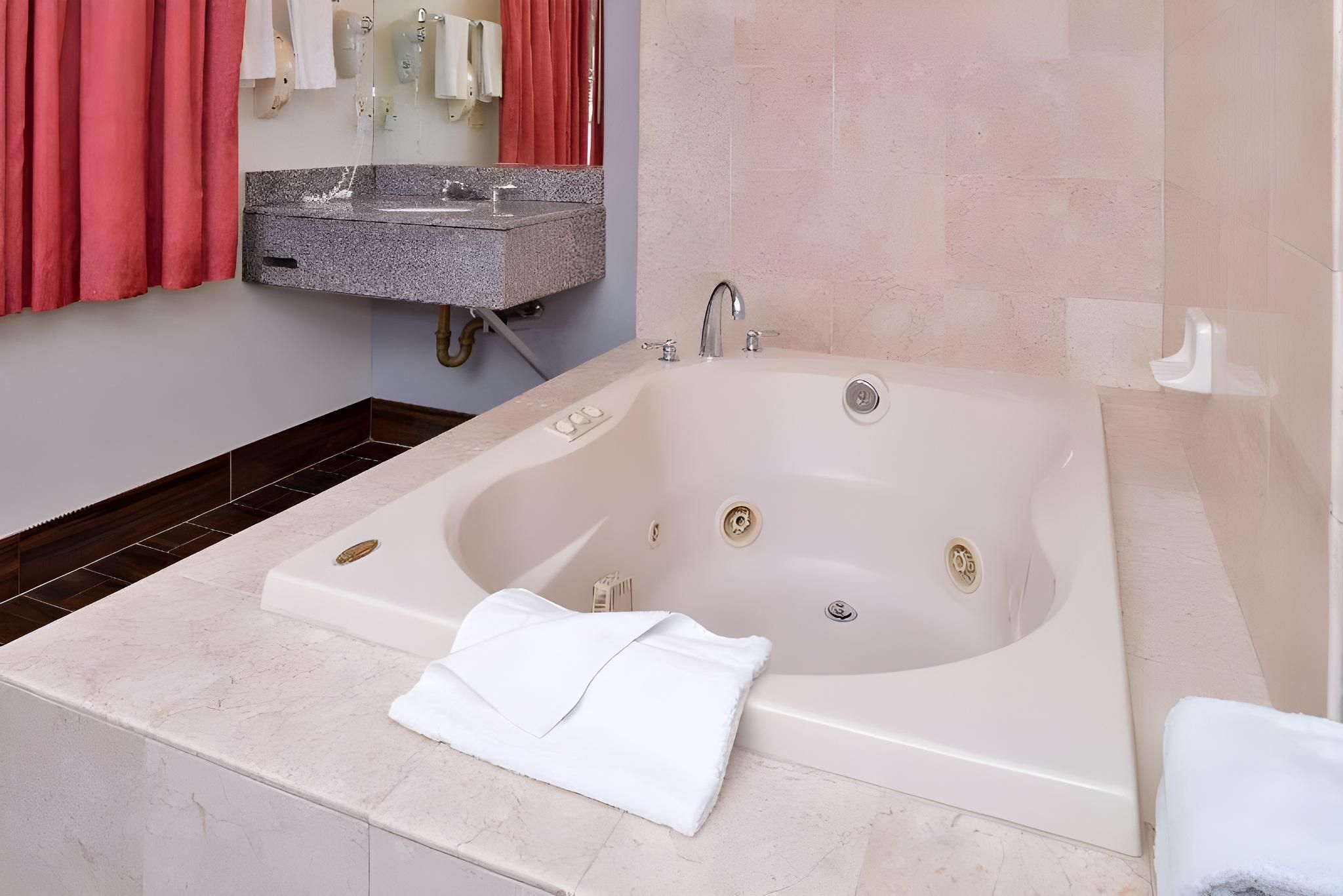 undefined Americas Best Value Inn Hollywood Los Angeles 9