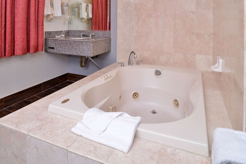 undefined Americas Best Value Inn Hollywood Los Angeles 6