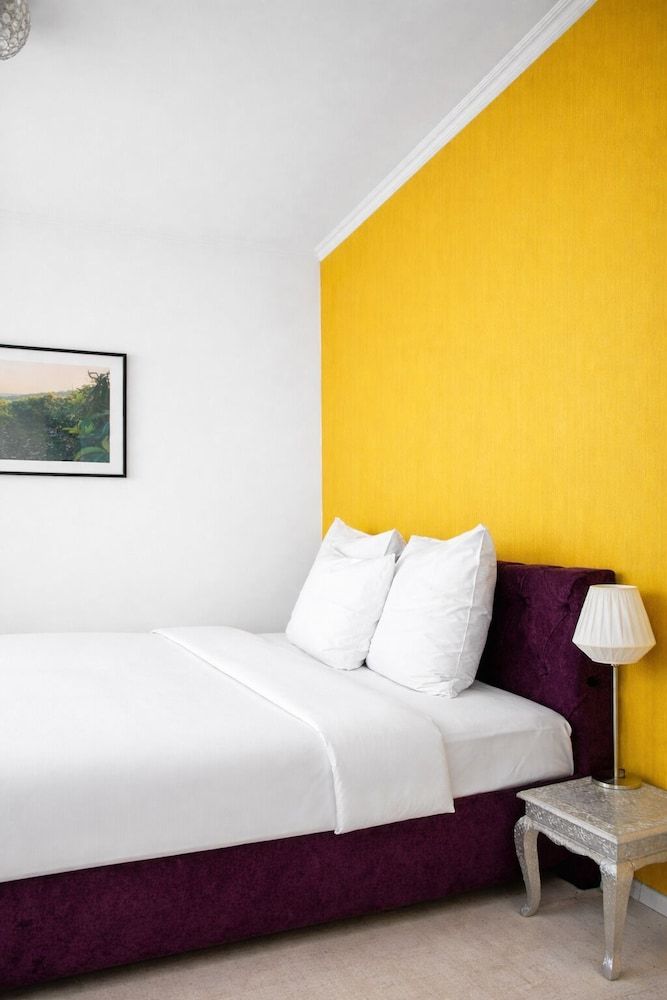 undefined The Suite Hotel Garden 9