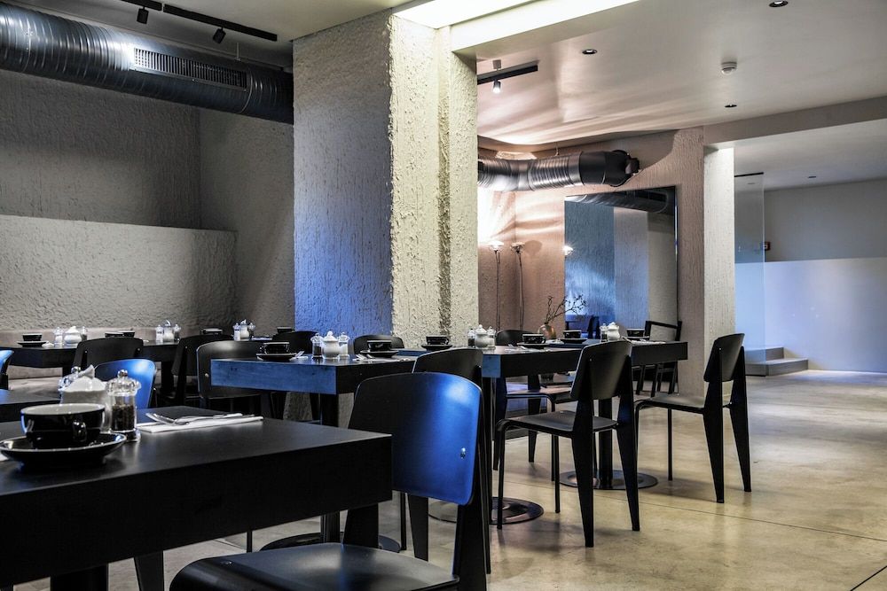 undefined The Suite Hotel Garden 5