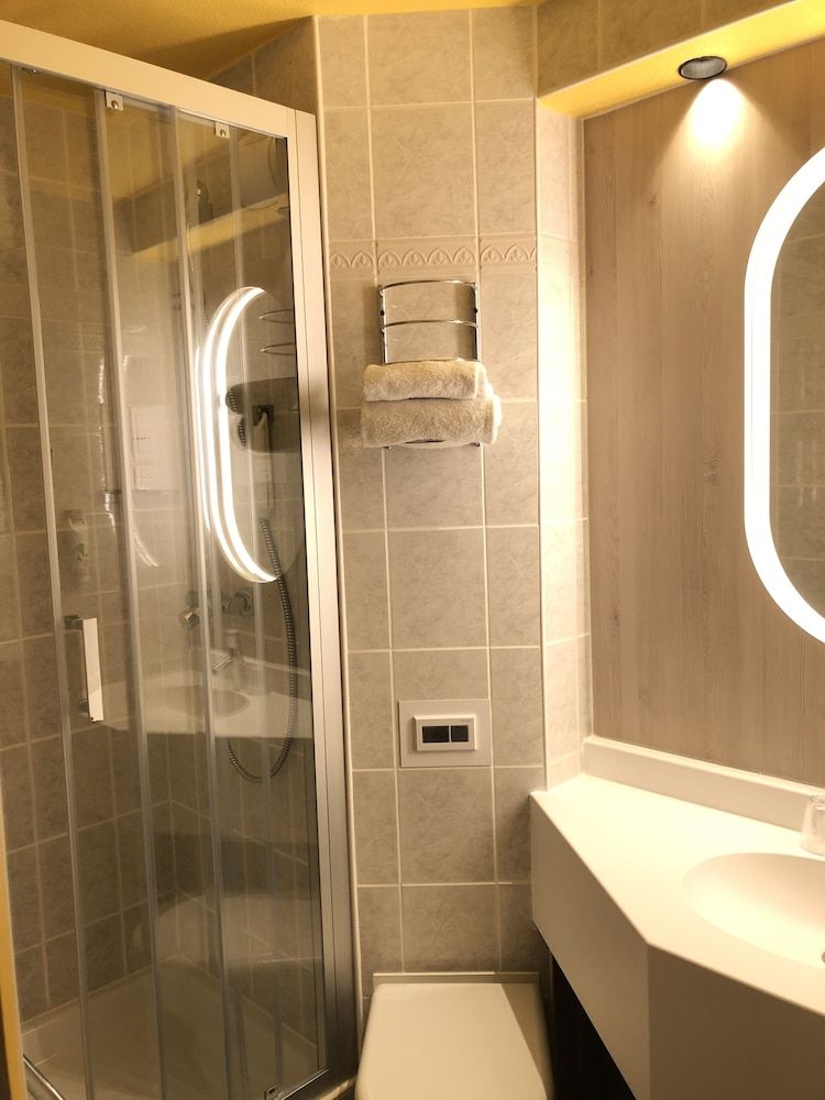 ibis Styles Antibes Standard Double Room, 1 Double Bed 5