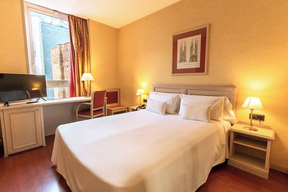 undefined Sunotel Aston 3