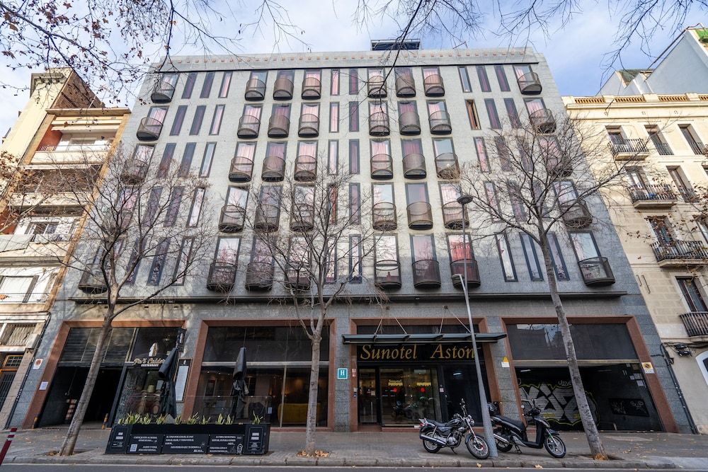 undefined Sunotel Aston 5