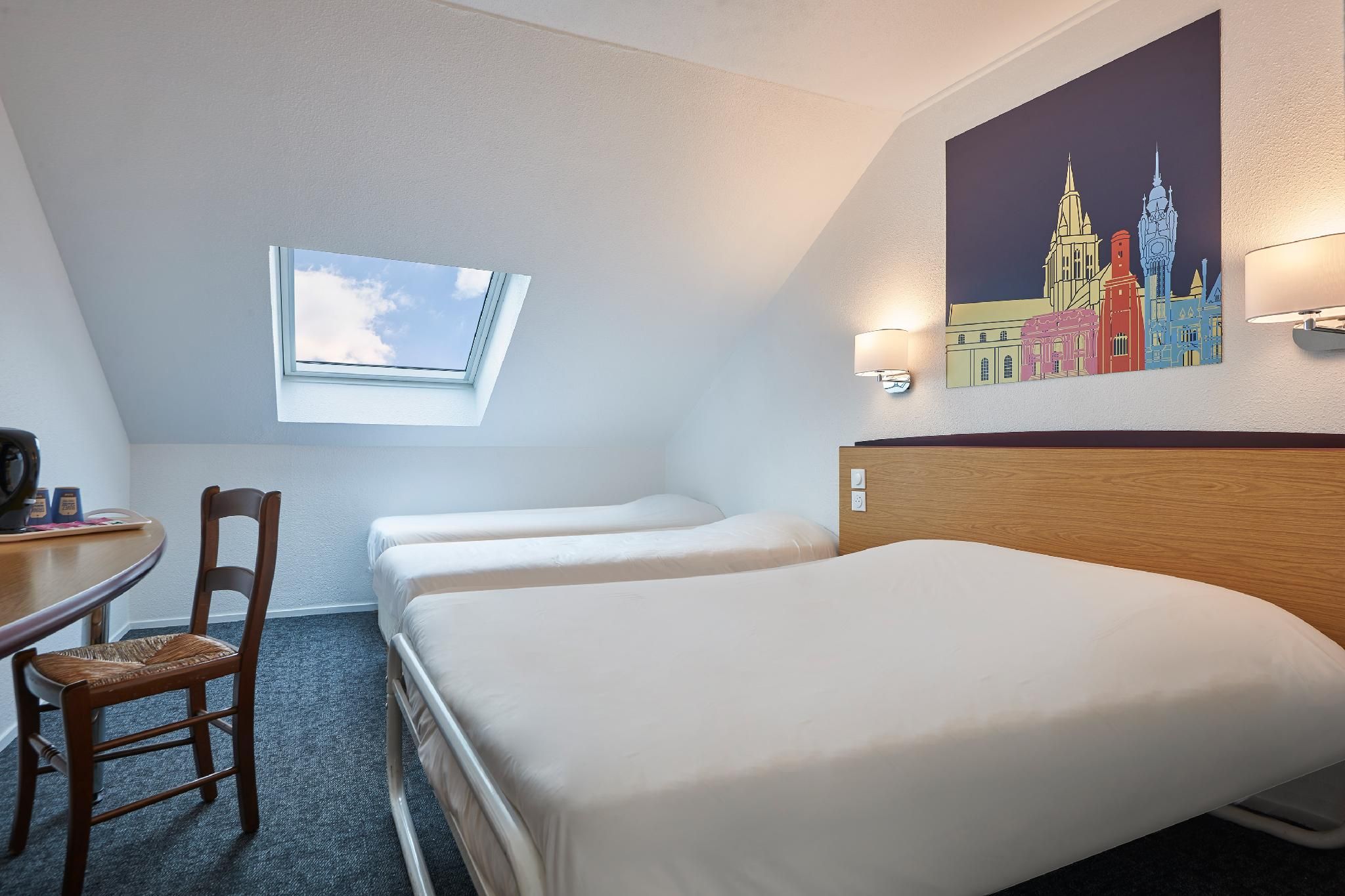 Standard Room - 1 Double Bed 1 Single Bed