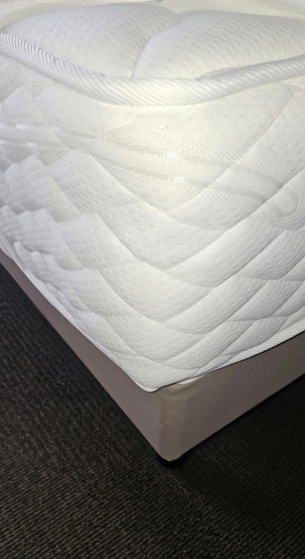 Hotel Campanile Chantilly Standard Double Room 3