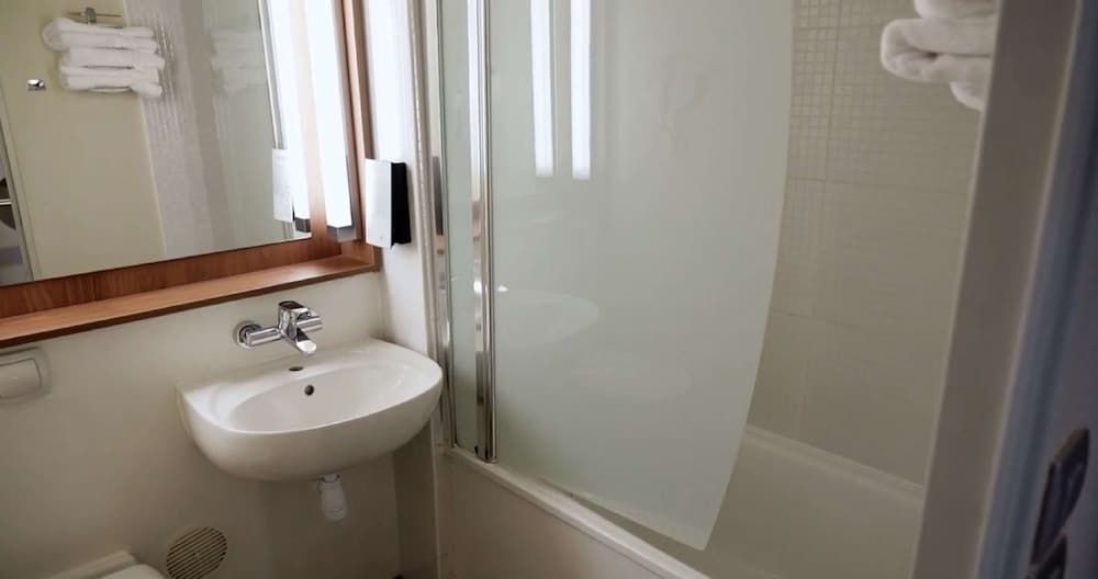 Campanile Paris Ouest - Gennevilliers Barbanniers Next Generation, Standard Room, 2 Twin Beds 12