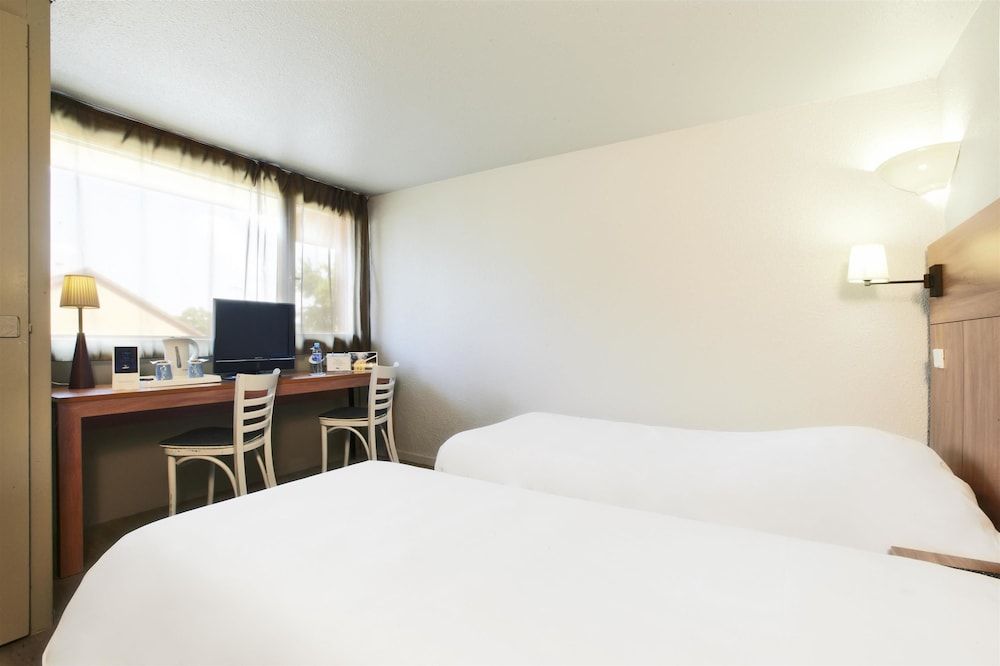 Comfort Hotel Rungis Orly Standard Room, 2 Twin Beds, Non Smoking 4