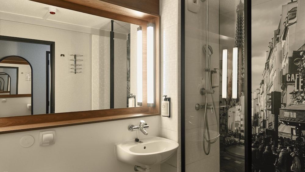 Campanile Prime - Argenteuil Standard Room, Multiple Beds 4