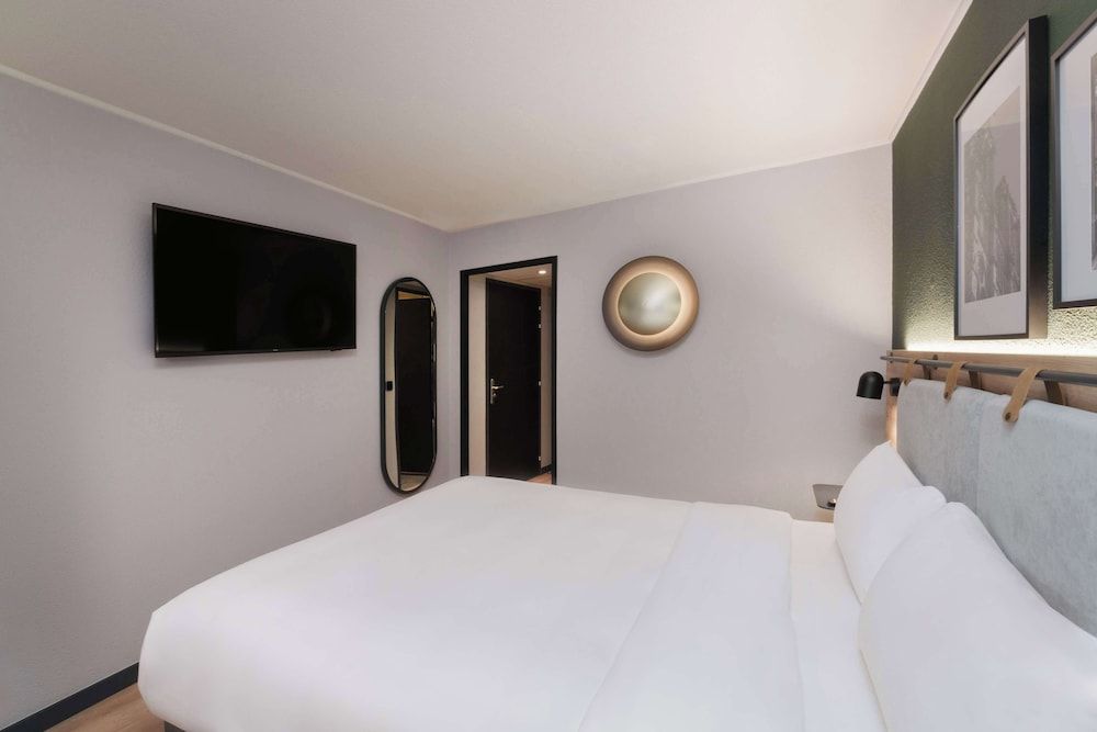 Campanile NATURE - Paris Ouest Gennevilliers Port Standard Room, 1 Queen Bed 5