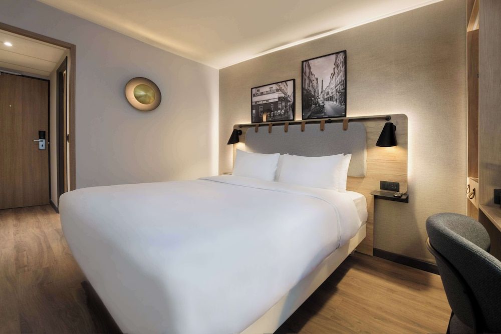 Campanile NATURE - Paris Ouest Gennevilliers Port Superior Room, 1 King Bed 4