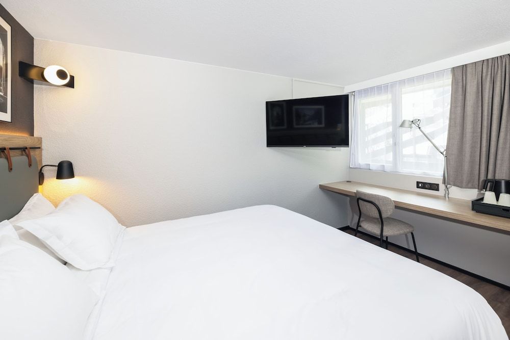 Campanile NATURE - Paris Ouest Gennevilliers Port Standard Room, 1 Queen Bed 3
