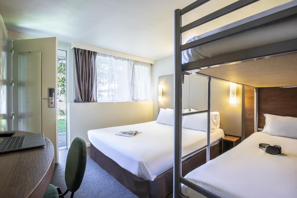 Room, Multiple Beds