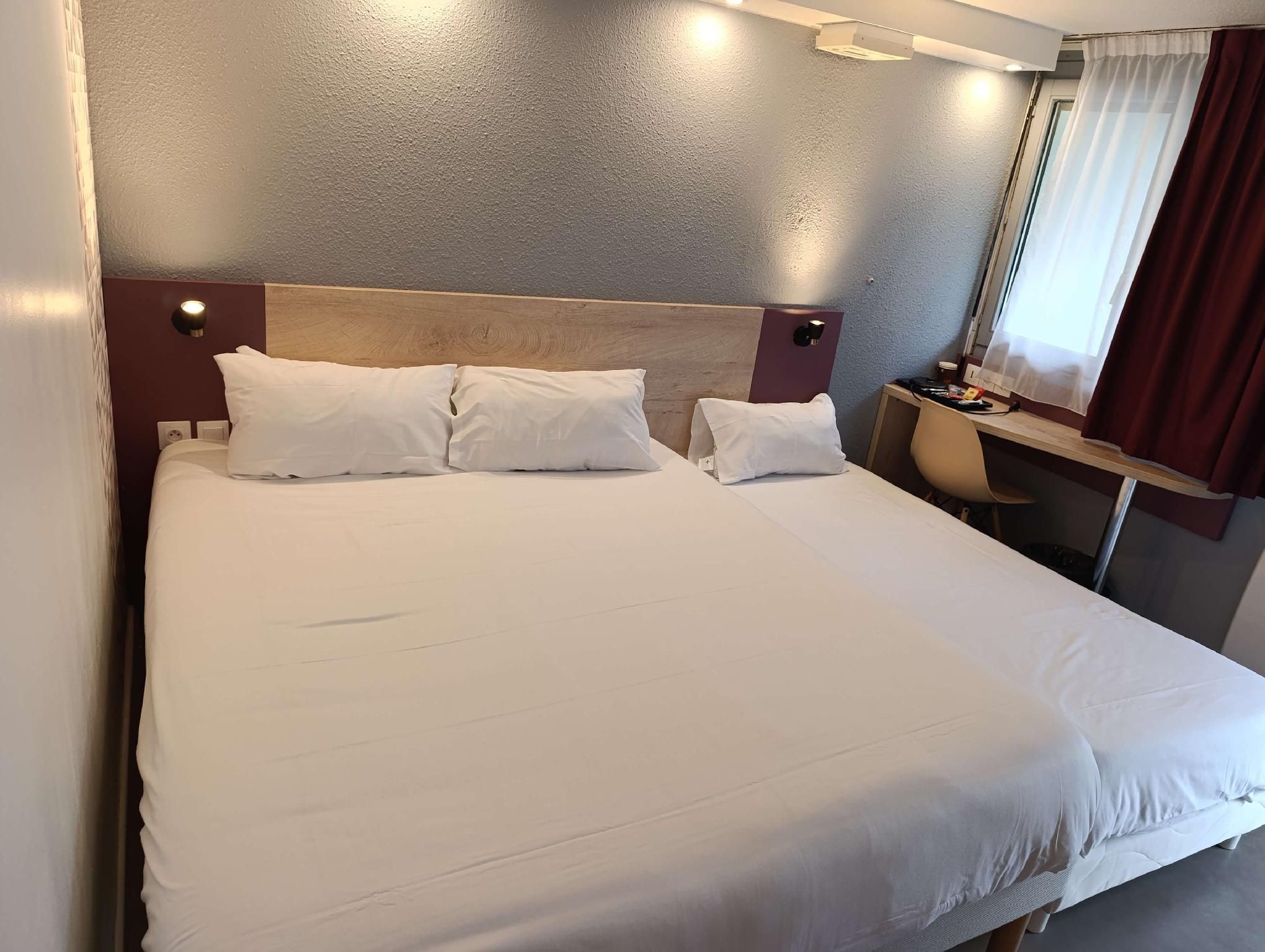 Triple Room - 1 Double Bed 1 Single Bed