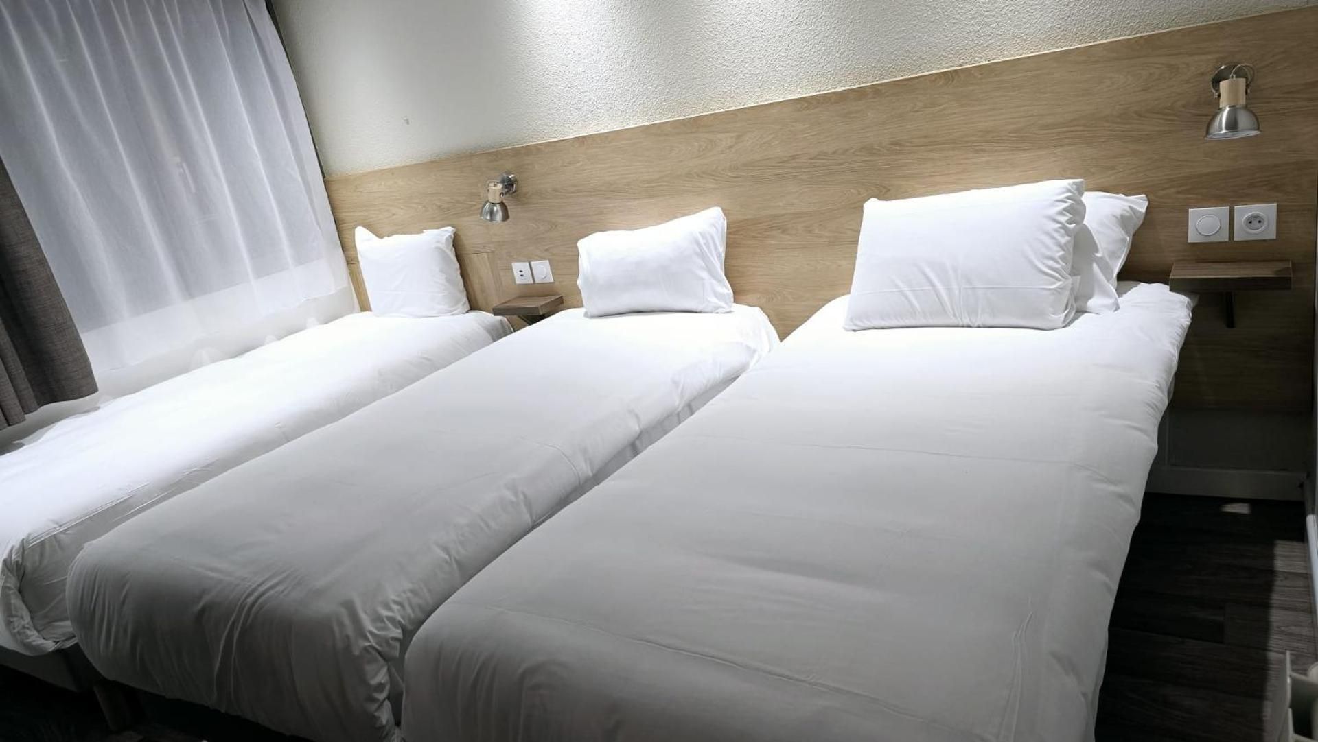 Triple Room - 3 Singe Beds