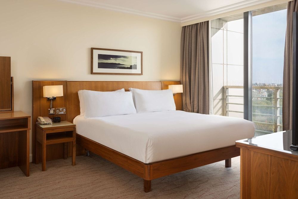 Suite, 1 King Bed, Non Smoking
