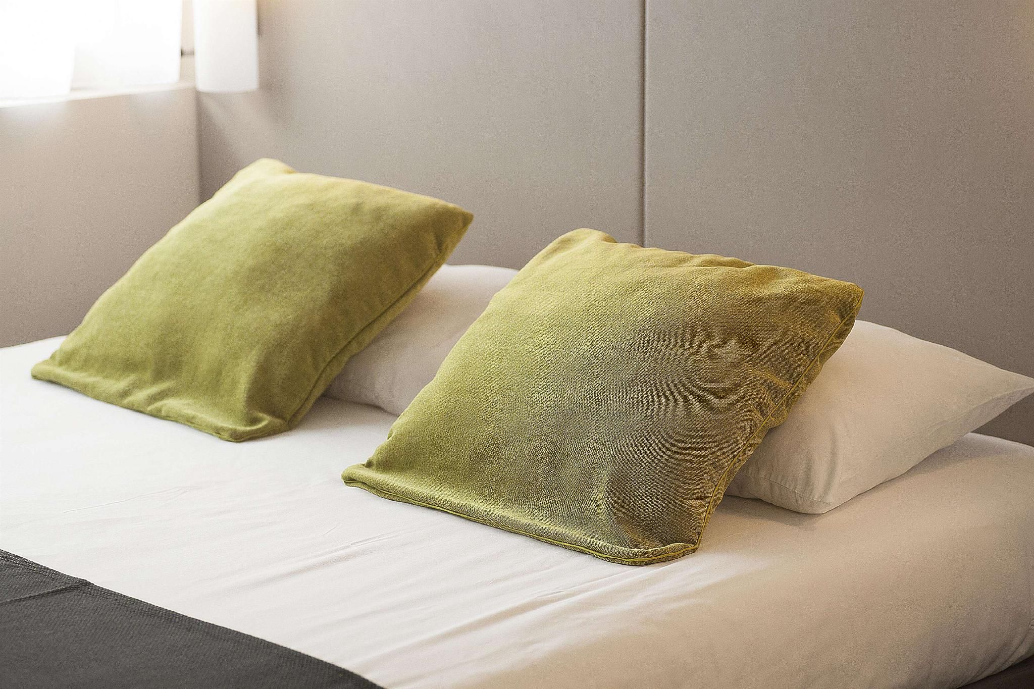 Room Next Generation - 1 Double Bed 2 Single Beds