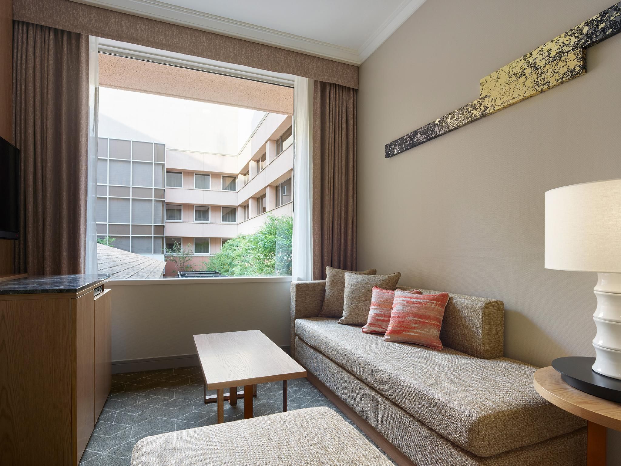 Deluxe - 2 Beds with Patio View