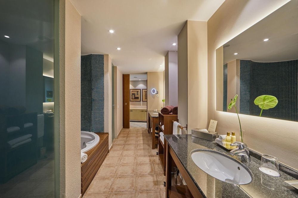 Secrets Lanzarote Resort & Spa – Adults only (+18) Suite, Terrace, Partial Sea View (Preferred Club) 6