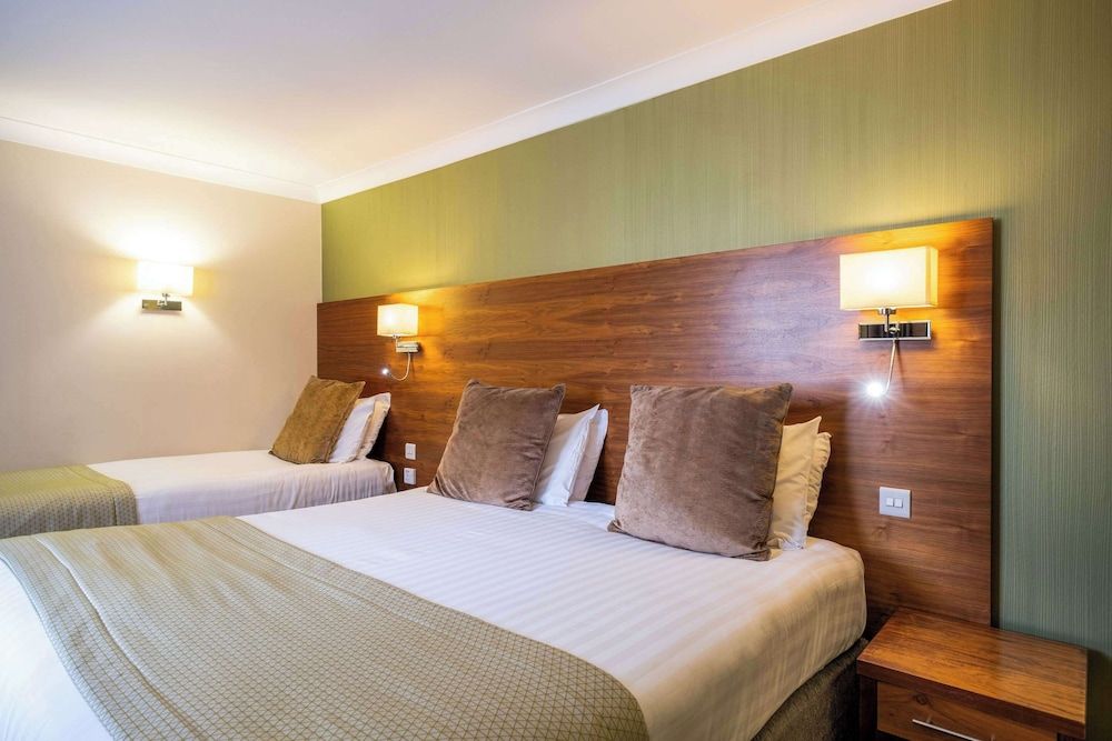 3 Single Beds