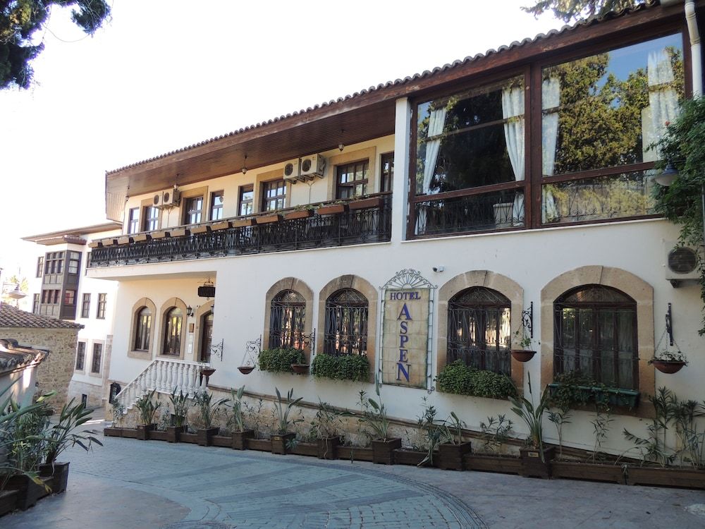 undefined Aspen Hotel - Special Class 9