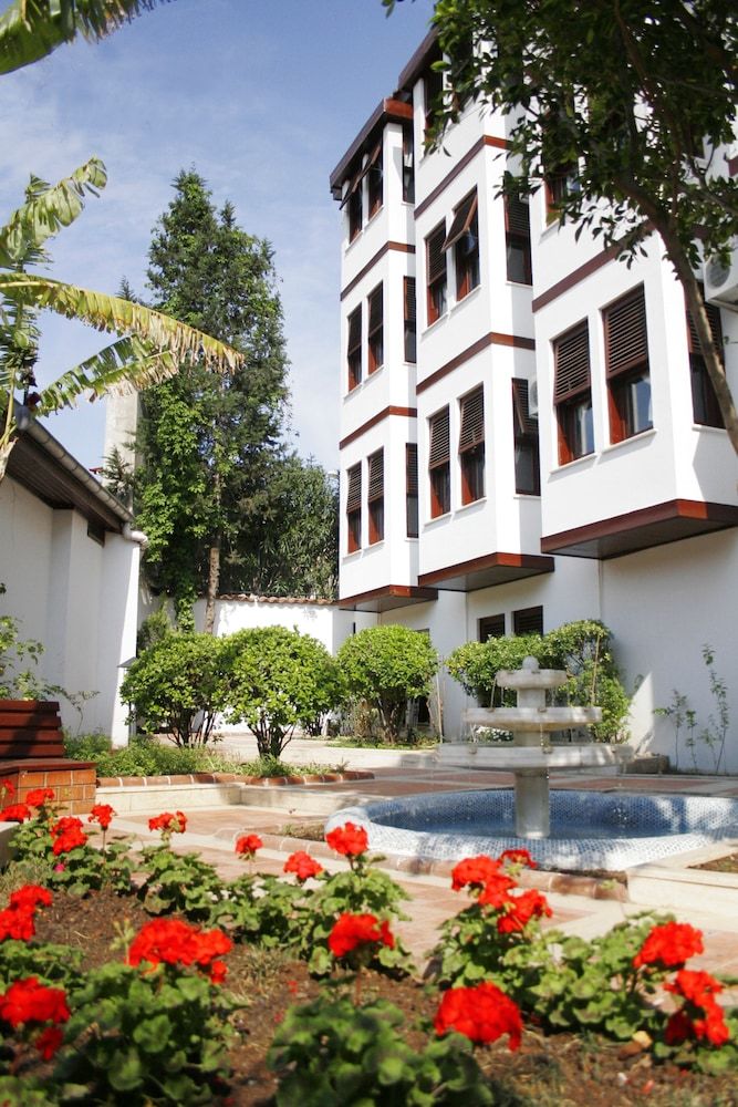 undefined Aspen Hotel - Special Class 8