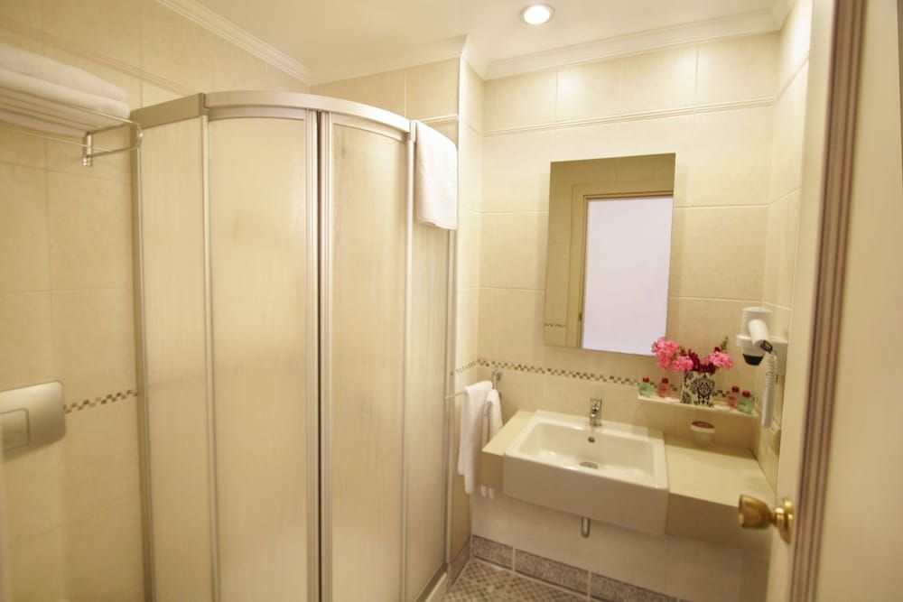 Aspen Hotel - Special Class Economy Room, 1 Double or 2 Twin Beds 4