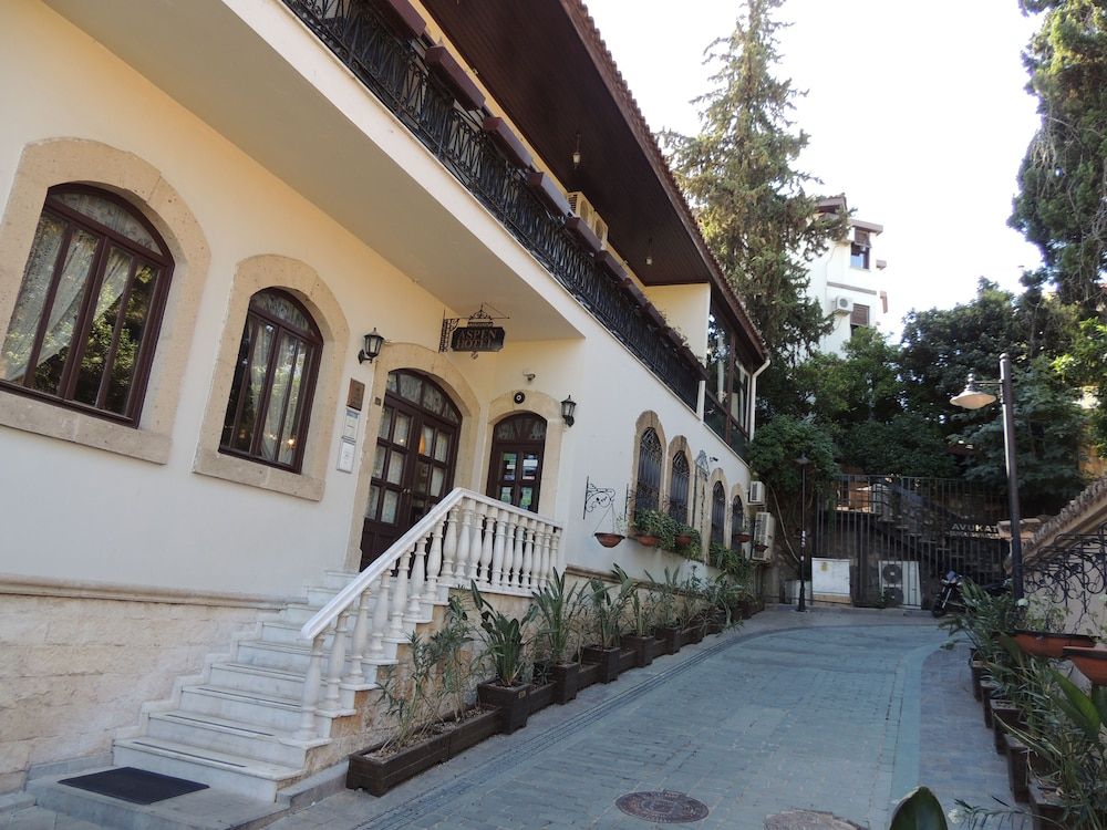undefined Aspen Hotel - Special Class 6