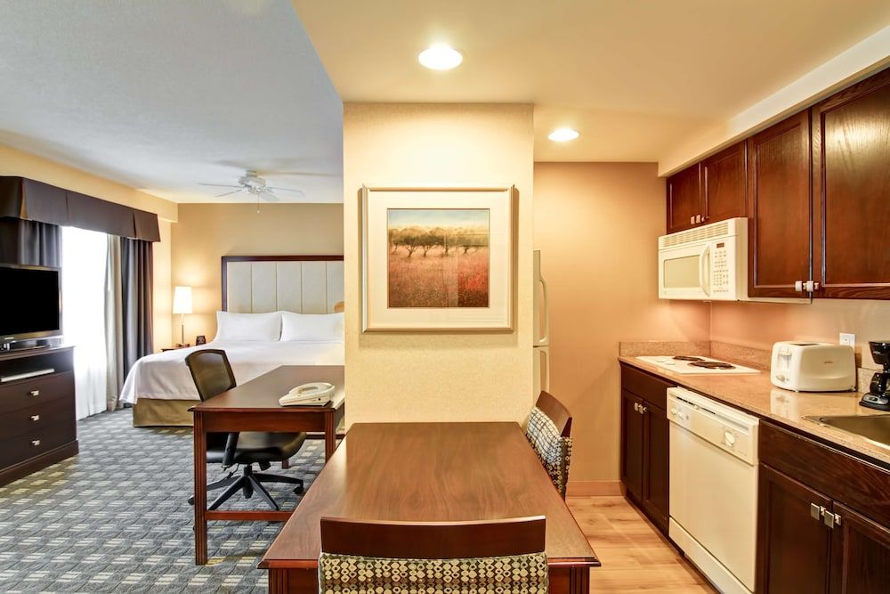 Homewood Suites by Hilton Toronto Mississauga Studio Suite, 1 King Bed, Non Smoking 6