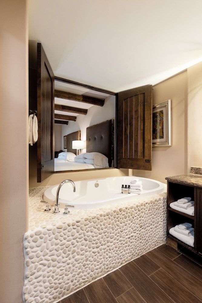 El Monte Sagrado Living Resort & Spa Superior Room, 2 Queen Beds, Courtyard View (Taos Mountain 2 Queens - Accessible) 2