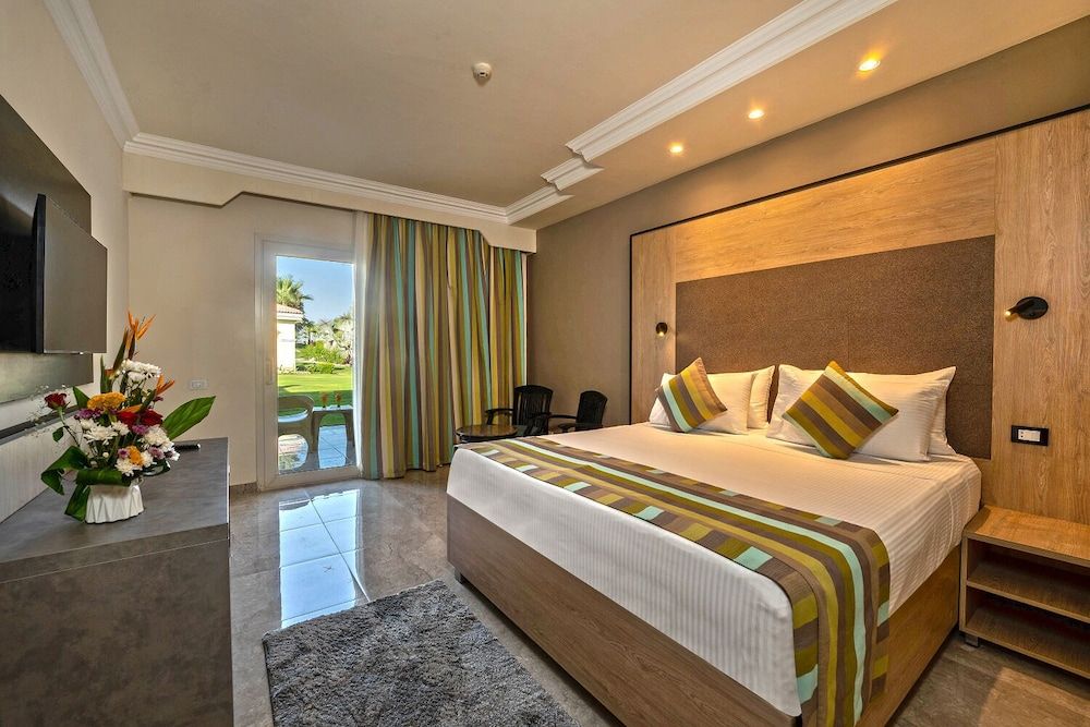 Family Room, 1 Bedroom