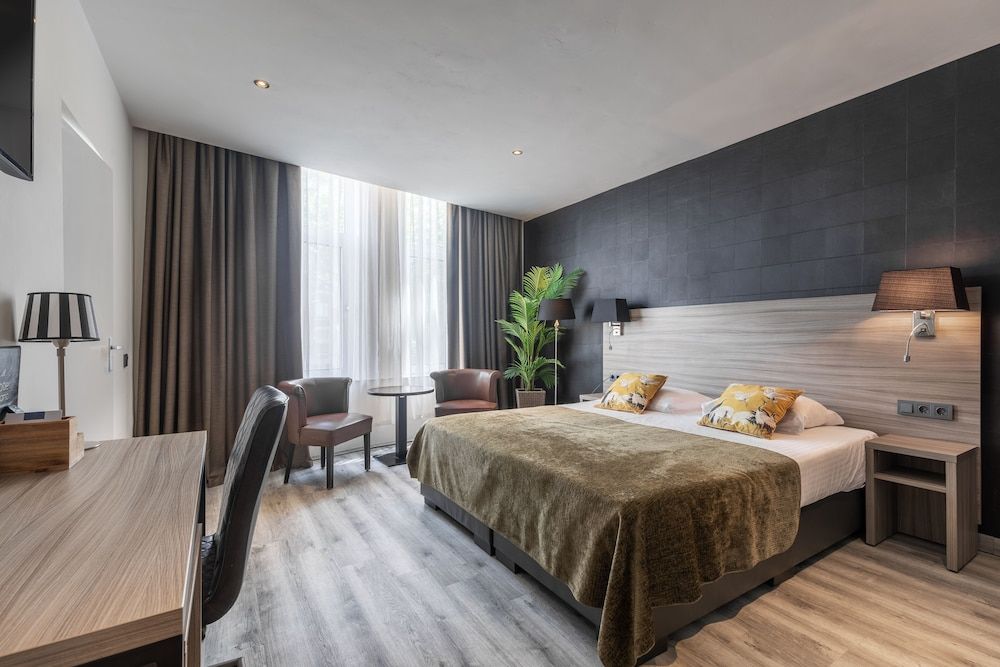 undefined Hotel Milano 9