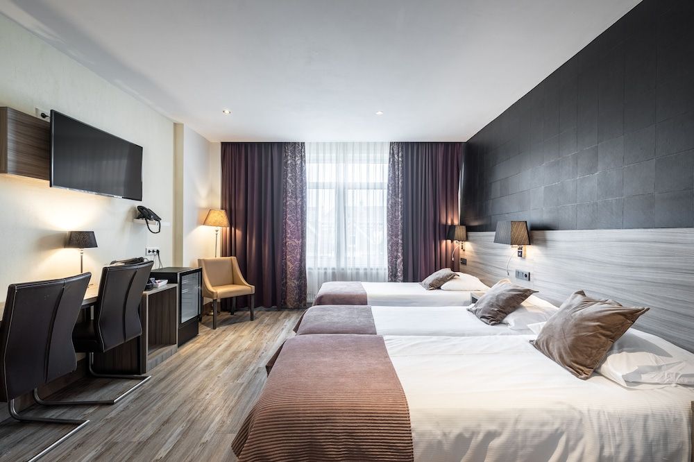 Triple Room, 3 Twin Beds (only by stairs)