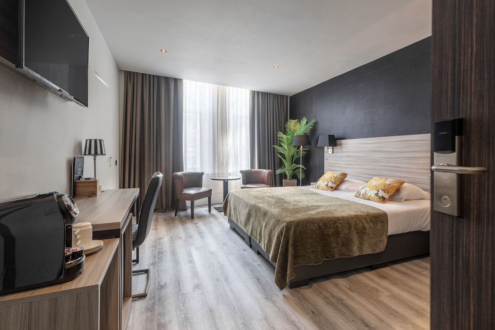 undefined Hotel Milano 10