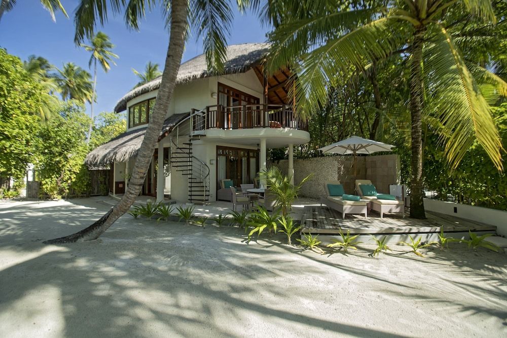 Constance Halaveli Resort