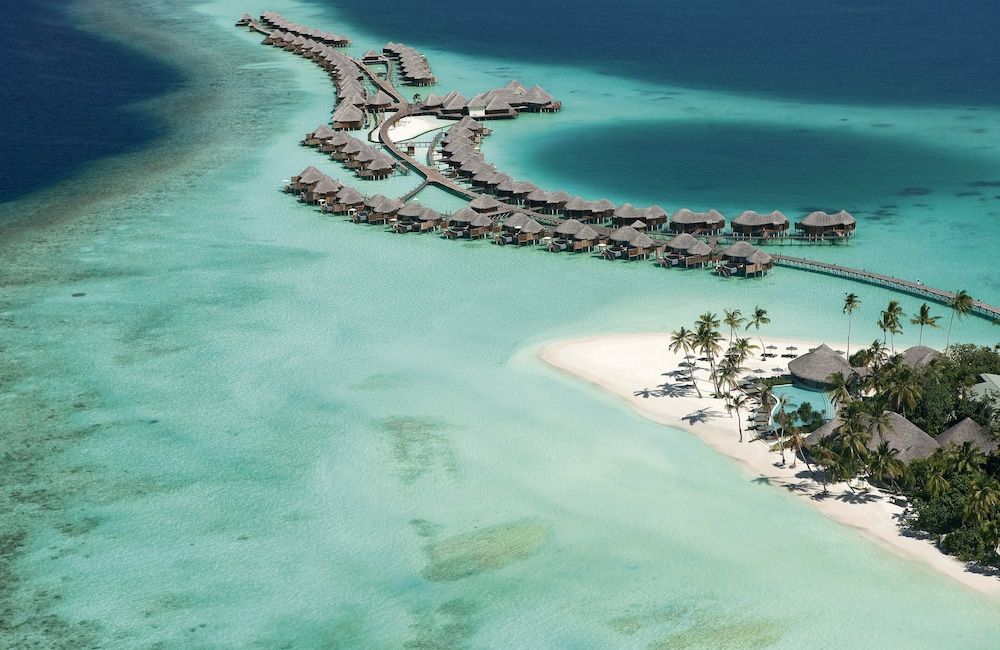 Constance Halaveli Resort
