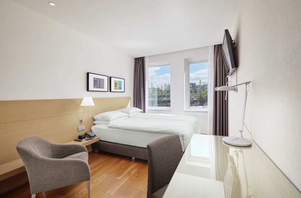 Hilton Reykjavik Nordica Queen Room 2