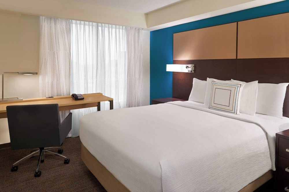 Residence Inn by Marriott Toronto Airport Suite, 1 Bedroom 2