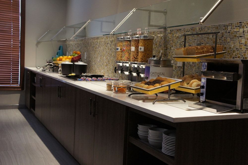 undefined Residence Inn by Marriott Toronto Airport 7