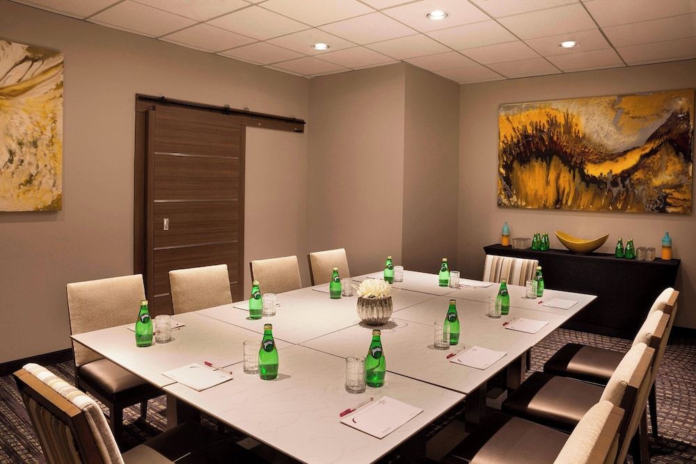 undefined Residence Inn by Marriott Toronto Airport 8