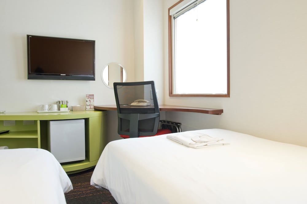 the b akasaka Superior Twin Room, Non Smoking 2