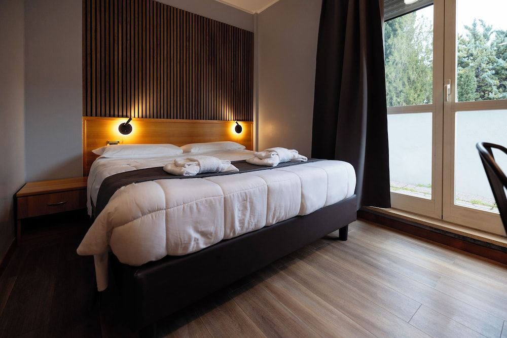 Scheppers Hotel Standard Double Room 4