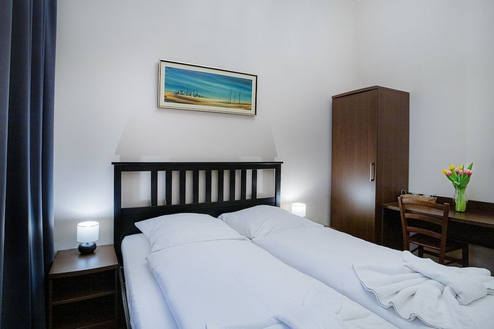 Hotel Bellevue am Kurfürstendamm Double Room 8