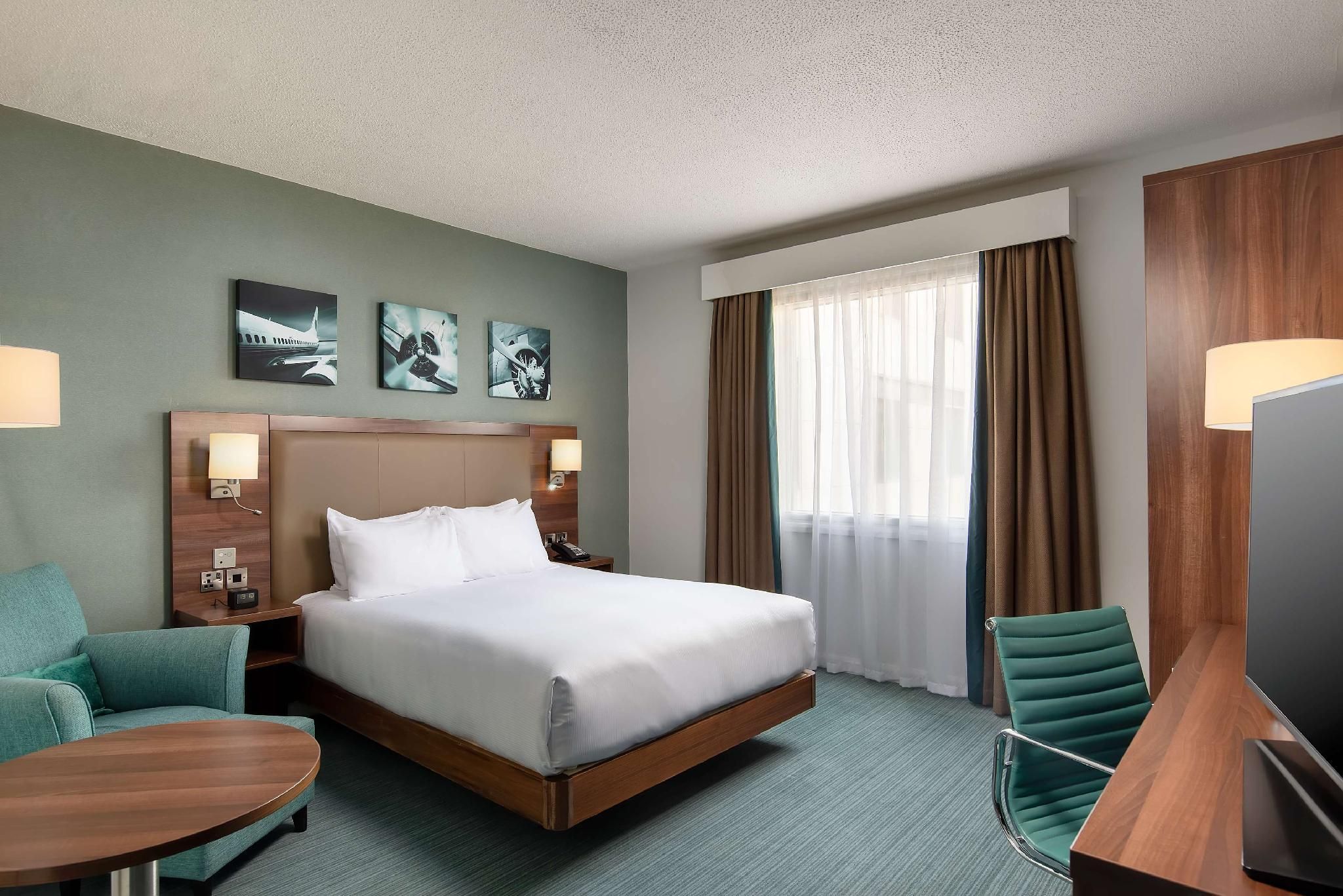 Queen Accessible Room