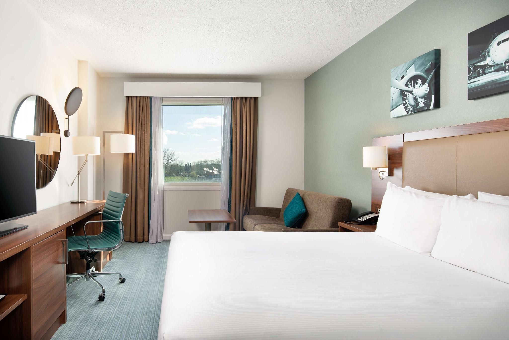 Queen Room with Sofa