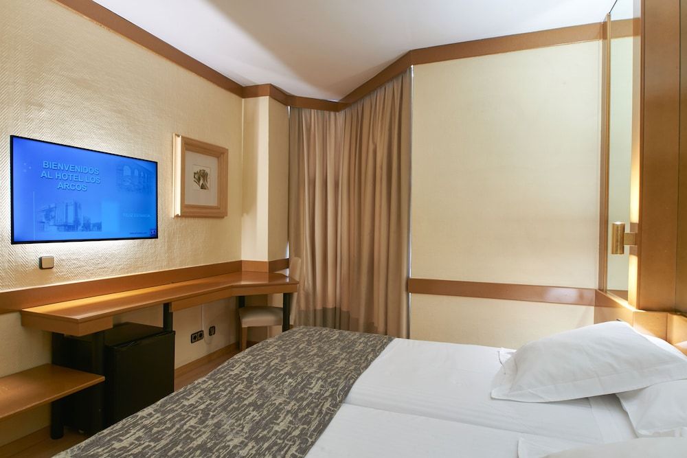 Hotel AR Los Arcos Standard Twin Room 8
