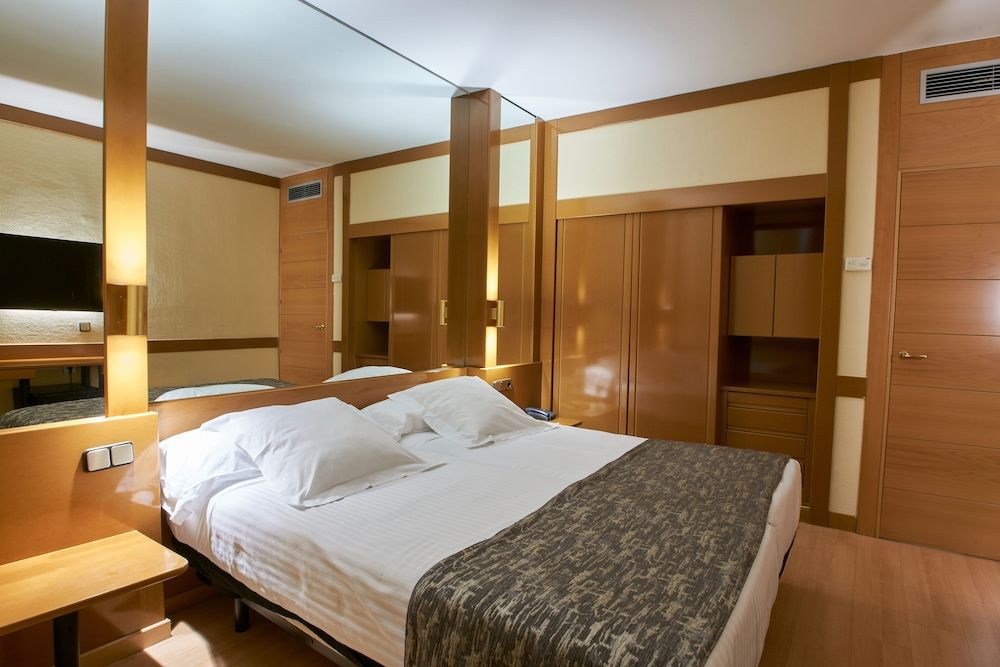 Hotel AR Los Arcos Standard Twin Room 10