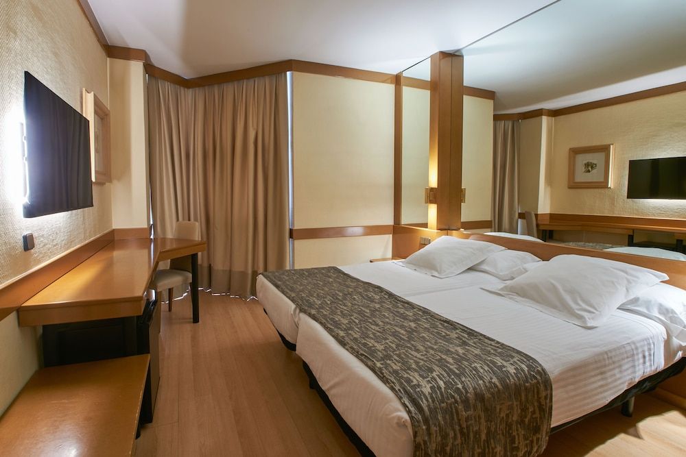 Hotel AR Los Arcos Standard Twin Room 12