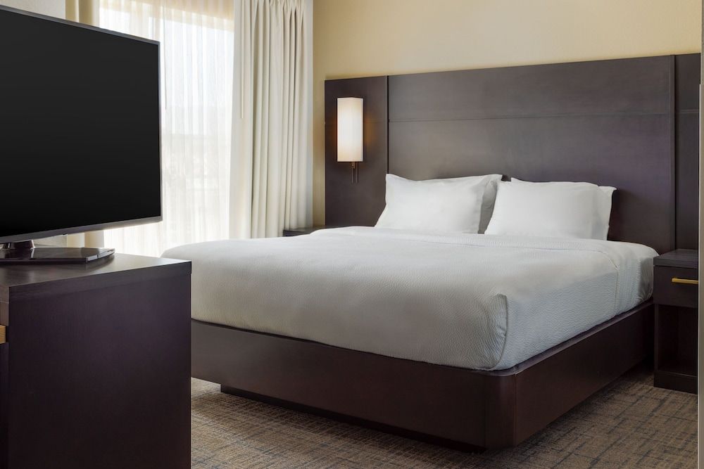 Studio Suite, 1 King Bed with Sofa bed, Non Smoking (Mobility/Hearing Accessible, Tub)