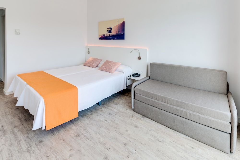 Double Room Single Use, Pool View (1 Adult)